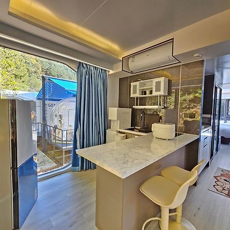 Galaxy X Hotel Type Caravan Glamping & Pension Πιόνγκτσανγκ Εξωτερικό φωτογραφία